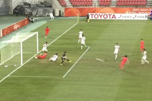 胡荷韬下半场巧妙抢断，无人防守下一击即中，U23国足以2-0扩大对泰国优势