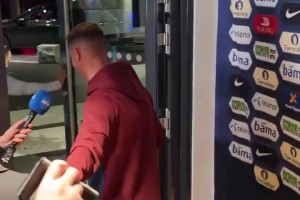 笑容满面！C罗赛后离场满脸开心，连声夸赞挪威球迷非常棒