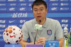 津城媒体报道：保级对决氛围和谐，河南球迷热情相迎，津门虎