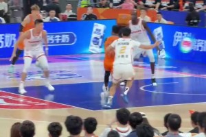 拉塞尔国内首秀不好打，被多次大